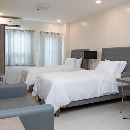 Hotel Merlo Makati City Kültér fotó