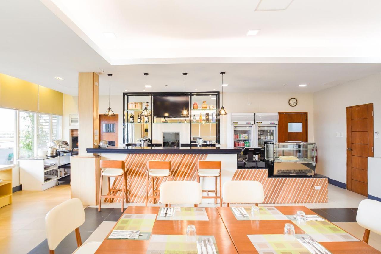 Hotel Merlo Makati City Kültér fotó