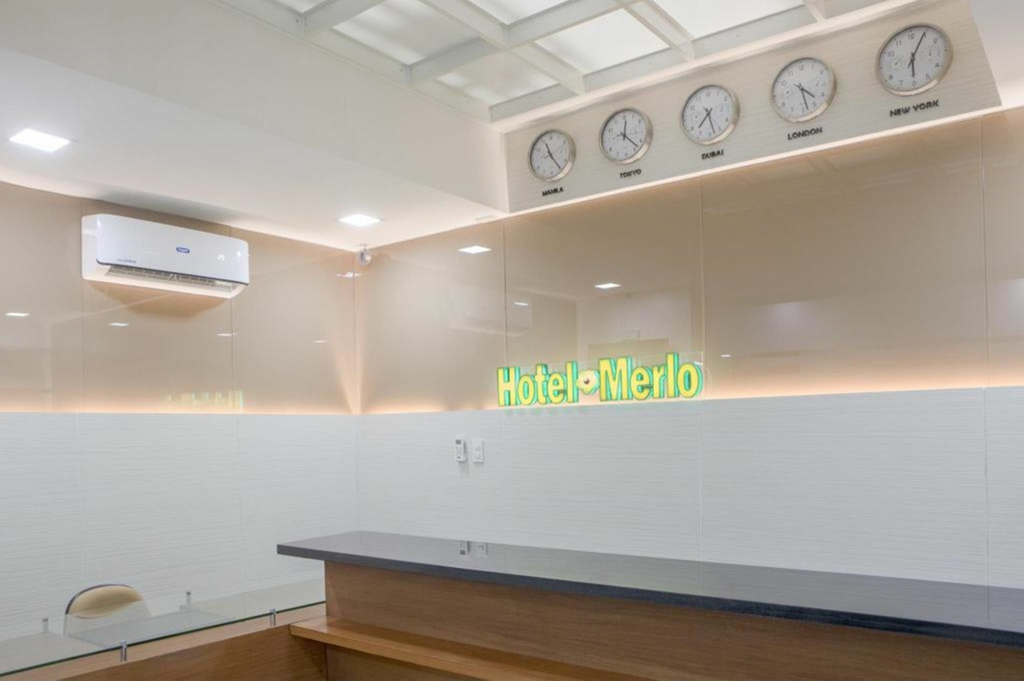 Hotel Merlo Makati City Kültér fotó