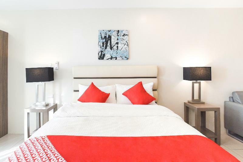Hotel Merlo Makati City Kültér fotó