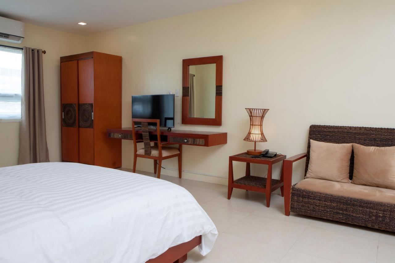 Hotel Merlo Makati City Kültér fotó
