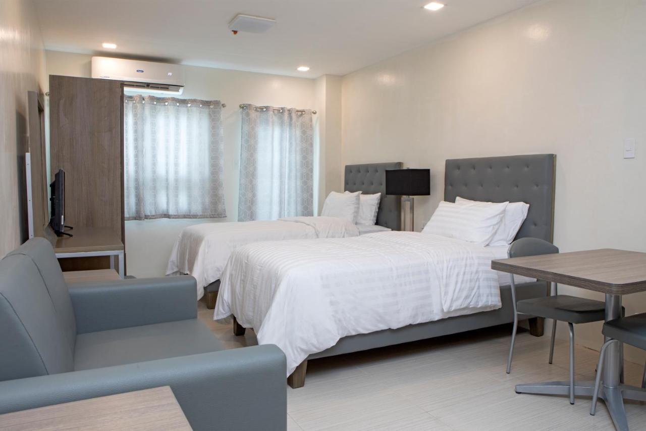 Hotel Merlo Makati City Kültér fotó