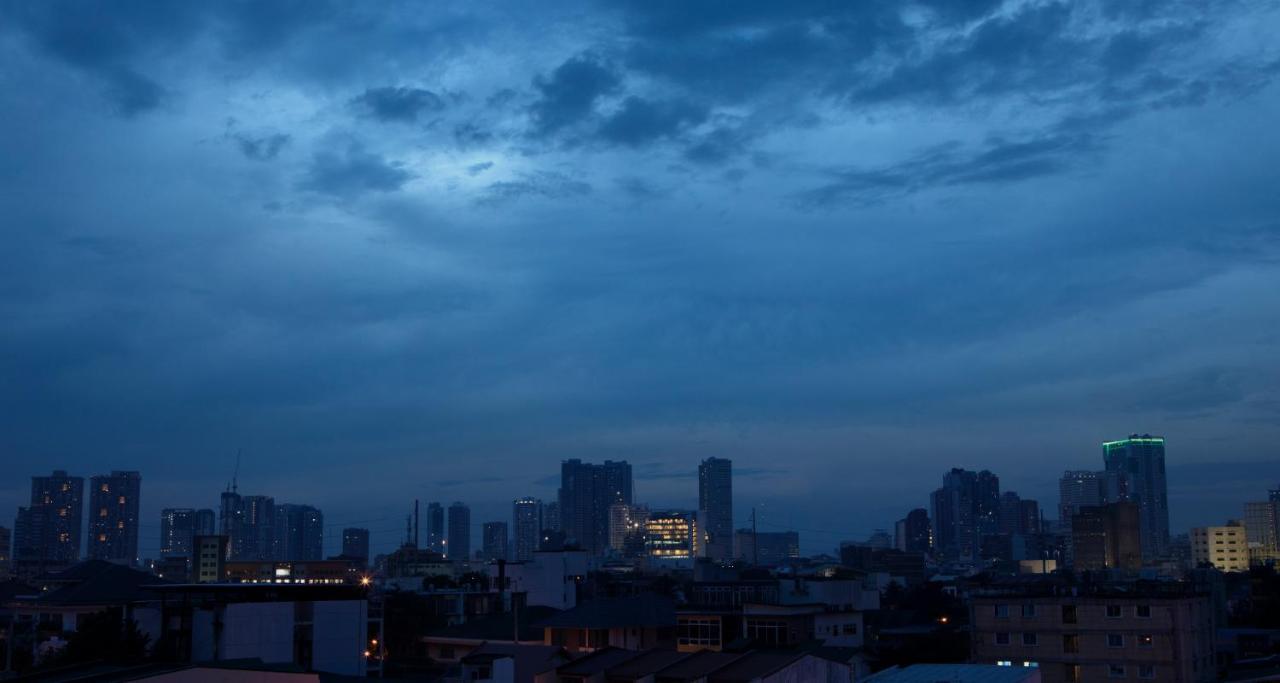 Hotel Merlo Makati City Kültér fotó