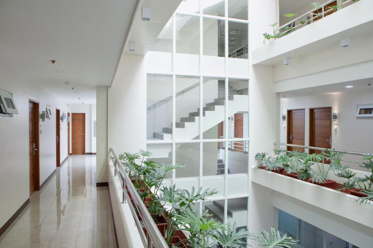 Hotel Merlo Makati City Kültér fotó